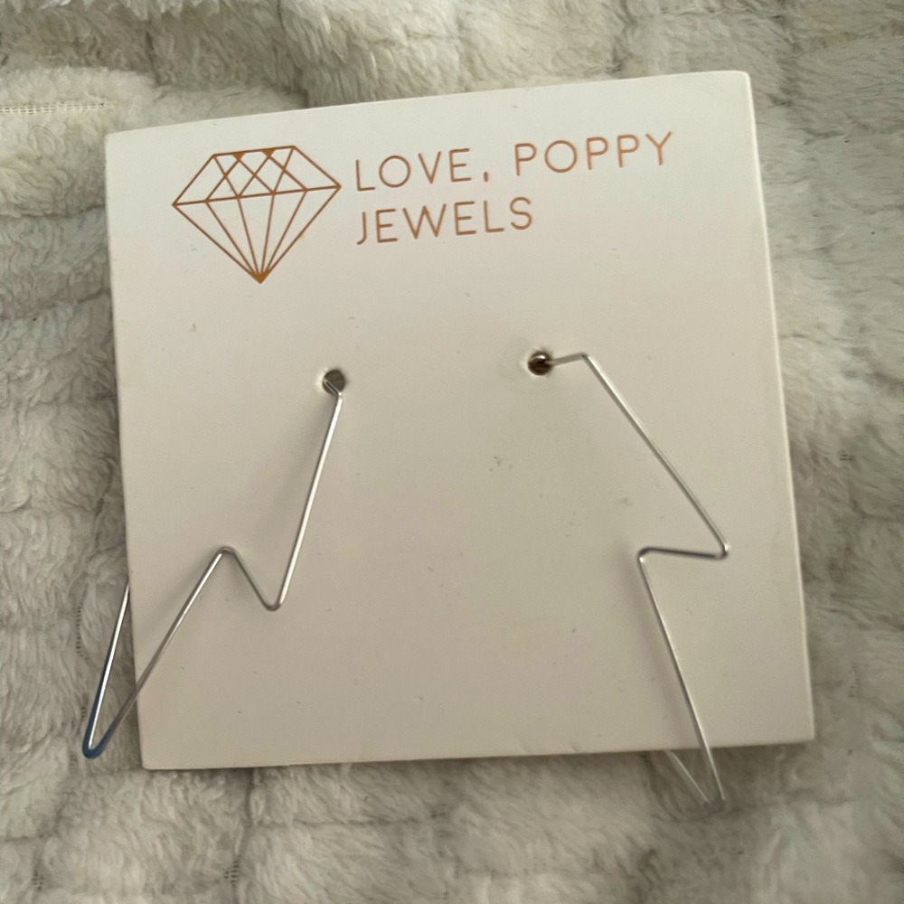 Lightening shape nwt love poppy earrings